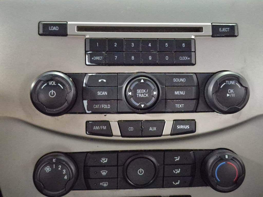 Used 2010 Ford Focus SES FWD image 21