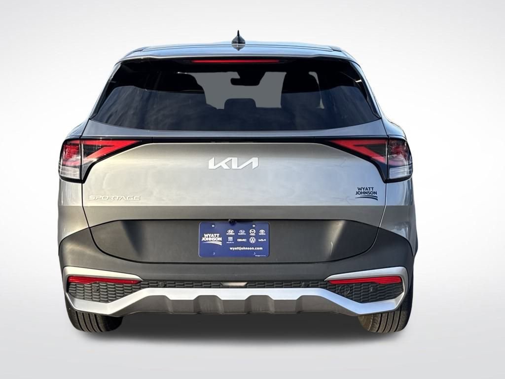Used 2024 Kia Sportage LX image 5