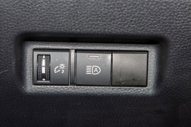 Used 2022 Toyota RAV4 LE AWD/4WD image 28