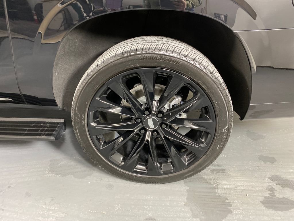 Used 2025 Cadillac Escalade ESV Sport Platinum w/ LPO, ONYX Package image 34