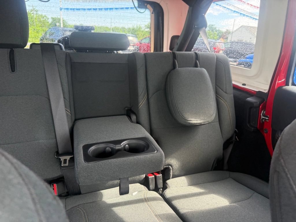 Used 2025 Jeep Wrangler Unlimited Sahara w/ Safety Group AWD/4WD image 61