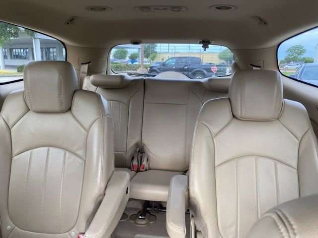 Used 2009 Buick Enclave CXL w/ Entertainment Package #3 FWD image 19