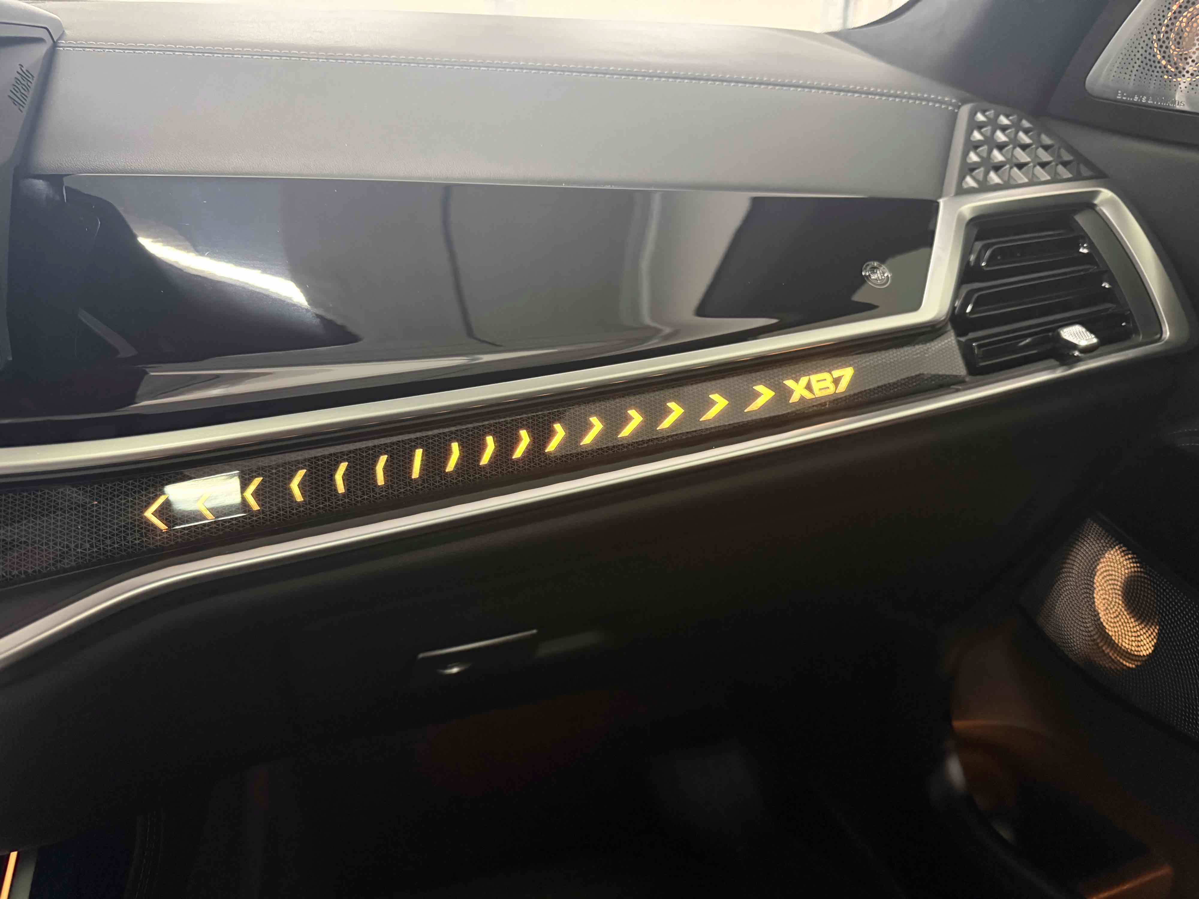 Used 2025 BMW ALPINA XB7 AWD/4WD image 13