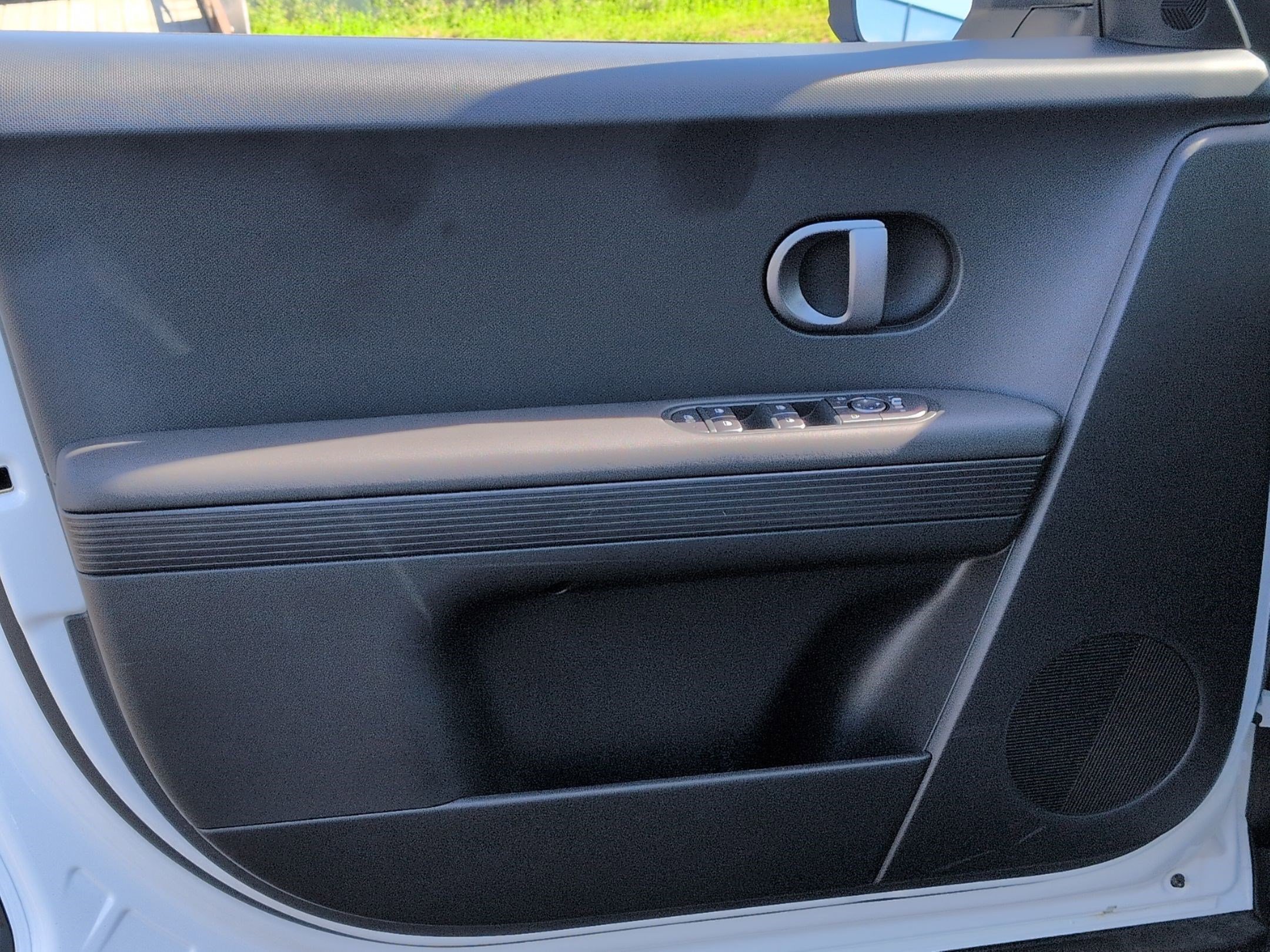 Used 2025 Hyundai Ioniq 5 SE image 14