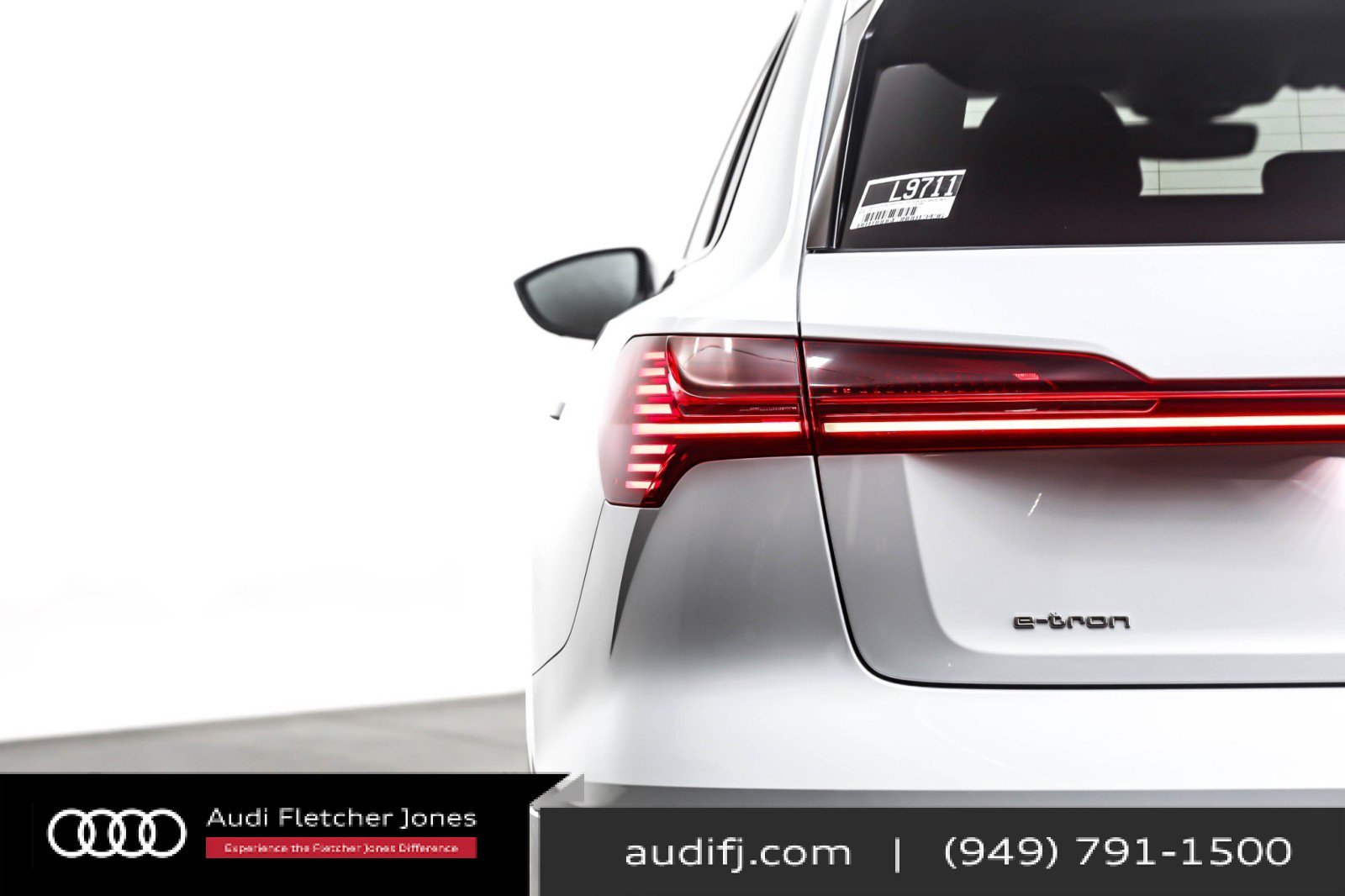 Used 2022 Audi e-tron Premium w/ Convenience Plus Package image 15