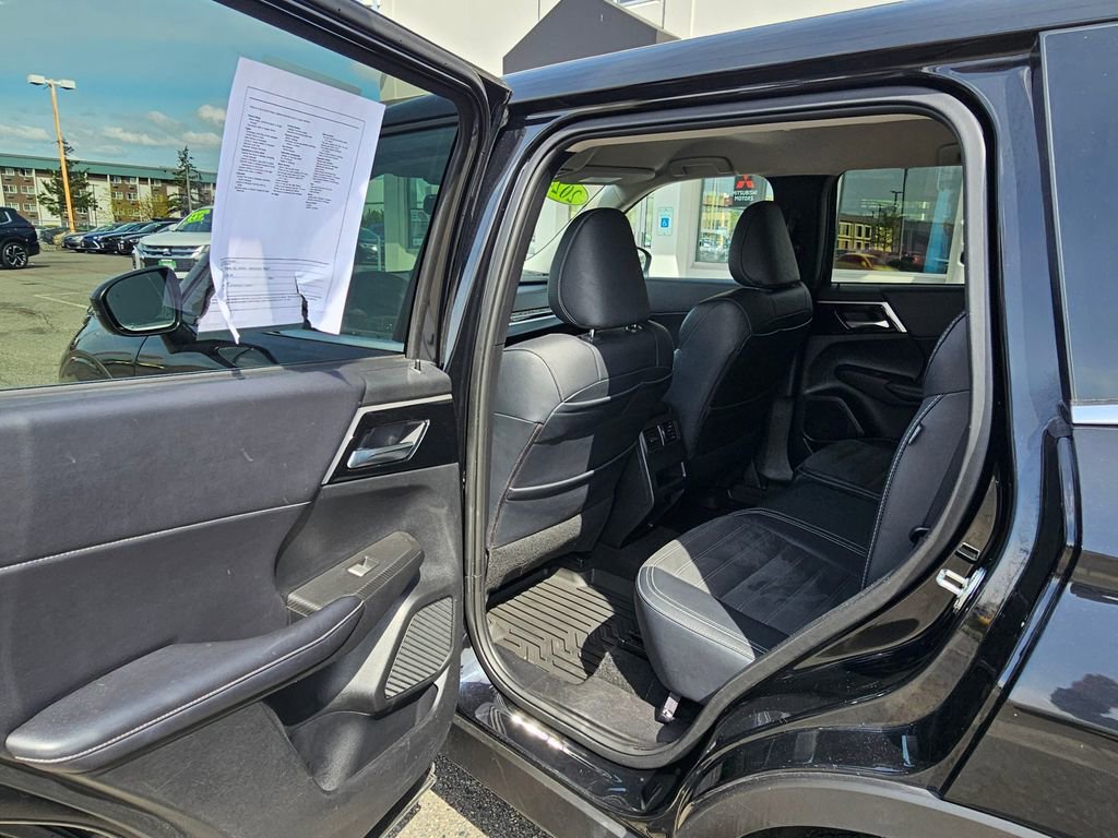 Used 2024 Mitsubishi Outlander SE AWD/4WD image 12