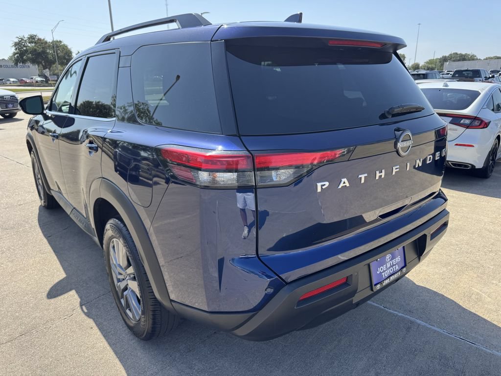 Used 2025 Nissan Pathfinder SV FWD image 5