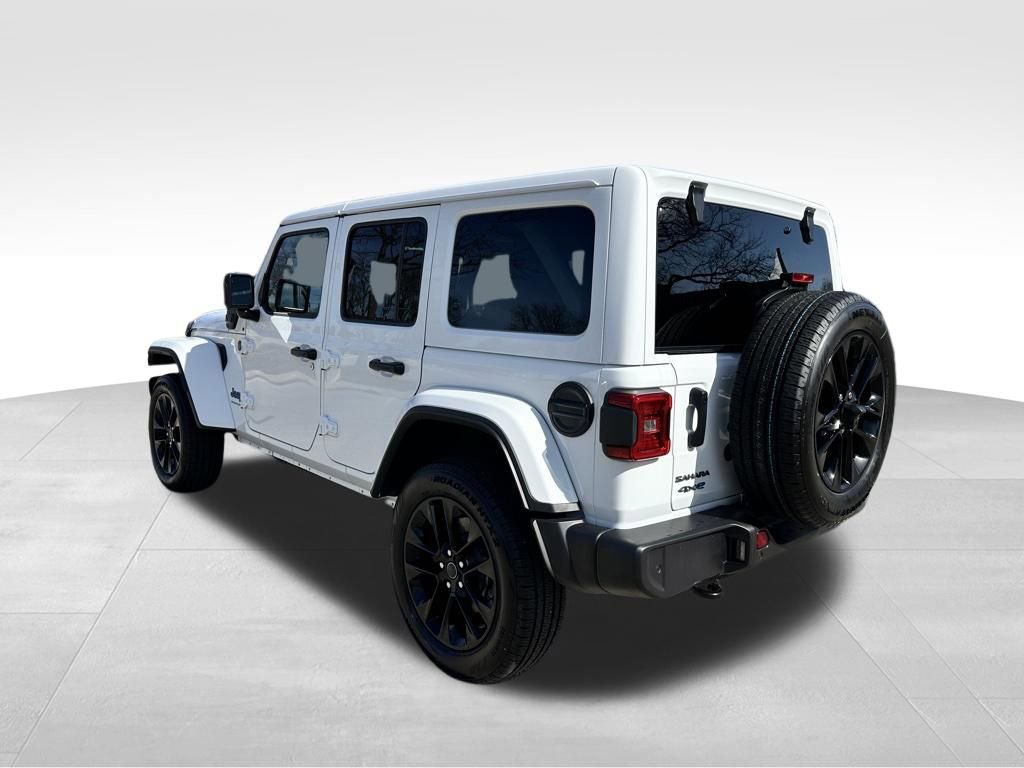 Used 2025 Jeep Wrangler Unlimited Sahara w/ Safety Group image 10