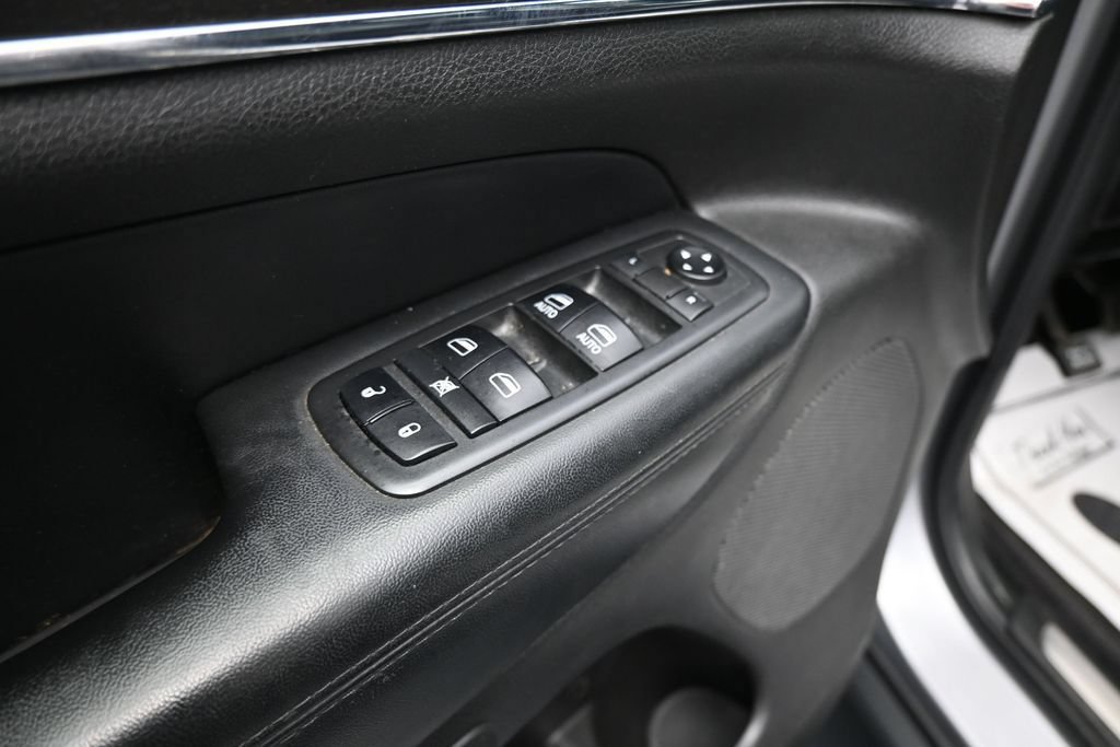 Used 2018 Jeep Grand Cherokee Limited AWD/4WD image 11