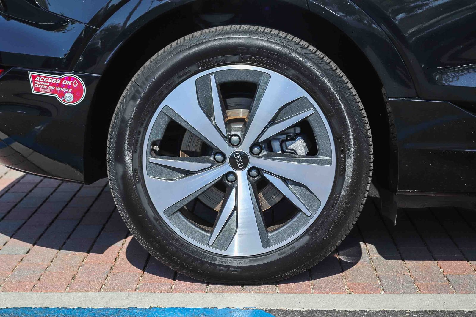 Certified 2024 Audi Q8 e-tron Premium AWD/4WD image 10