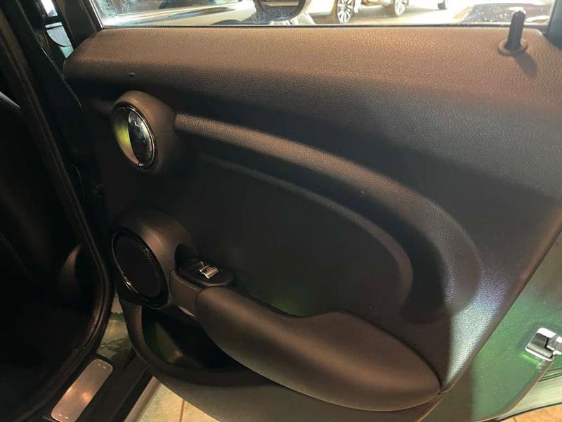 Used 2016 MINI Cooper 4-Door Hardtop image 64
