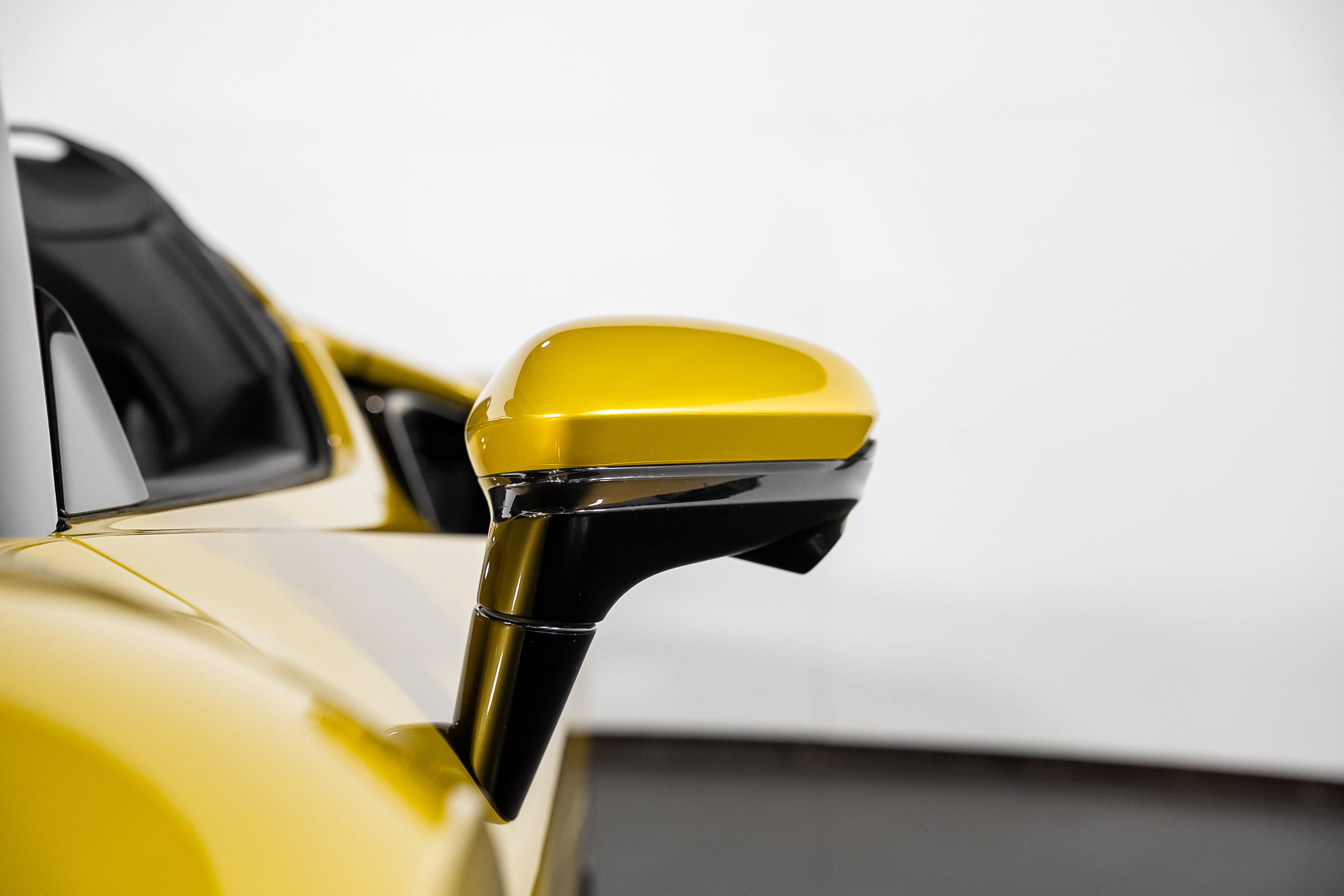 Used 2024 Ferrari SF90 Spider AWD/4WD image 12