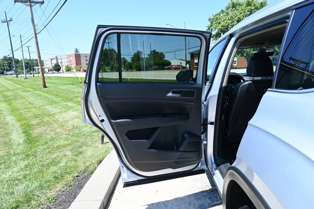 Used 2018 Volkswagen Atlas SE w/ R-Line Package AWD/4WD image 24