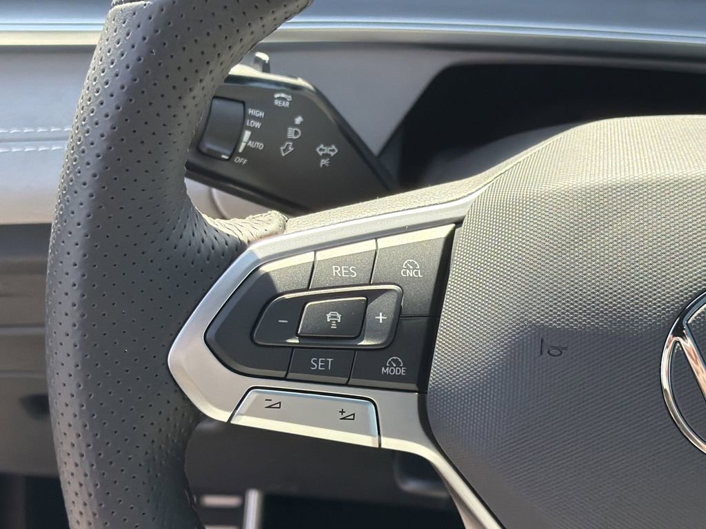 New 2026 Volkswagen Tiguan SE R-Line image 27