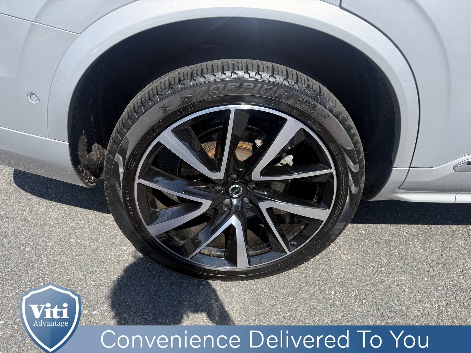 Used 2023 Volvo XC90 B6 Plus w/ Protection Package AWD/4WD image 14