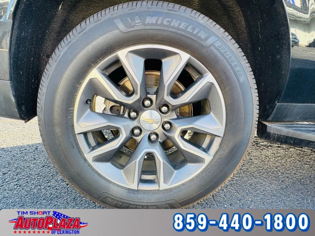 Used 2022 Chevrolet Suburban LT w/ Luxury Package image 22