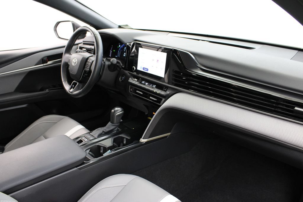 Used 2025 Toyota Camry SE FWD image 23