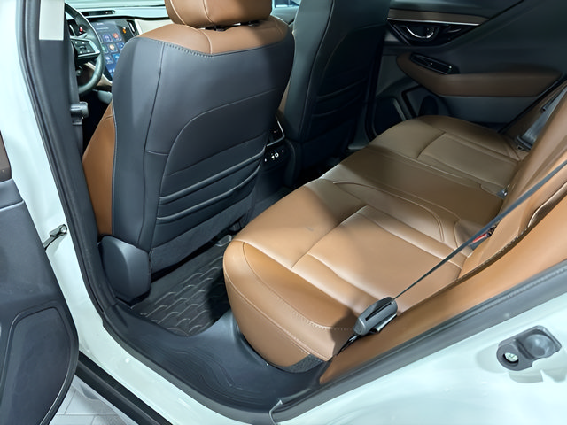 Certified 2025 Subaru Outback Touring AWD/4WD image 34
