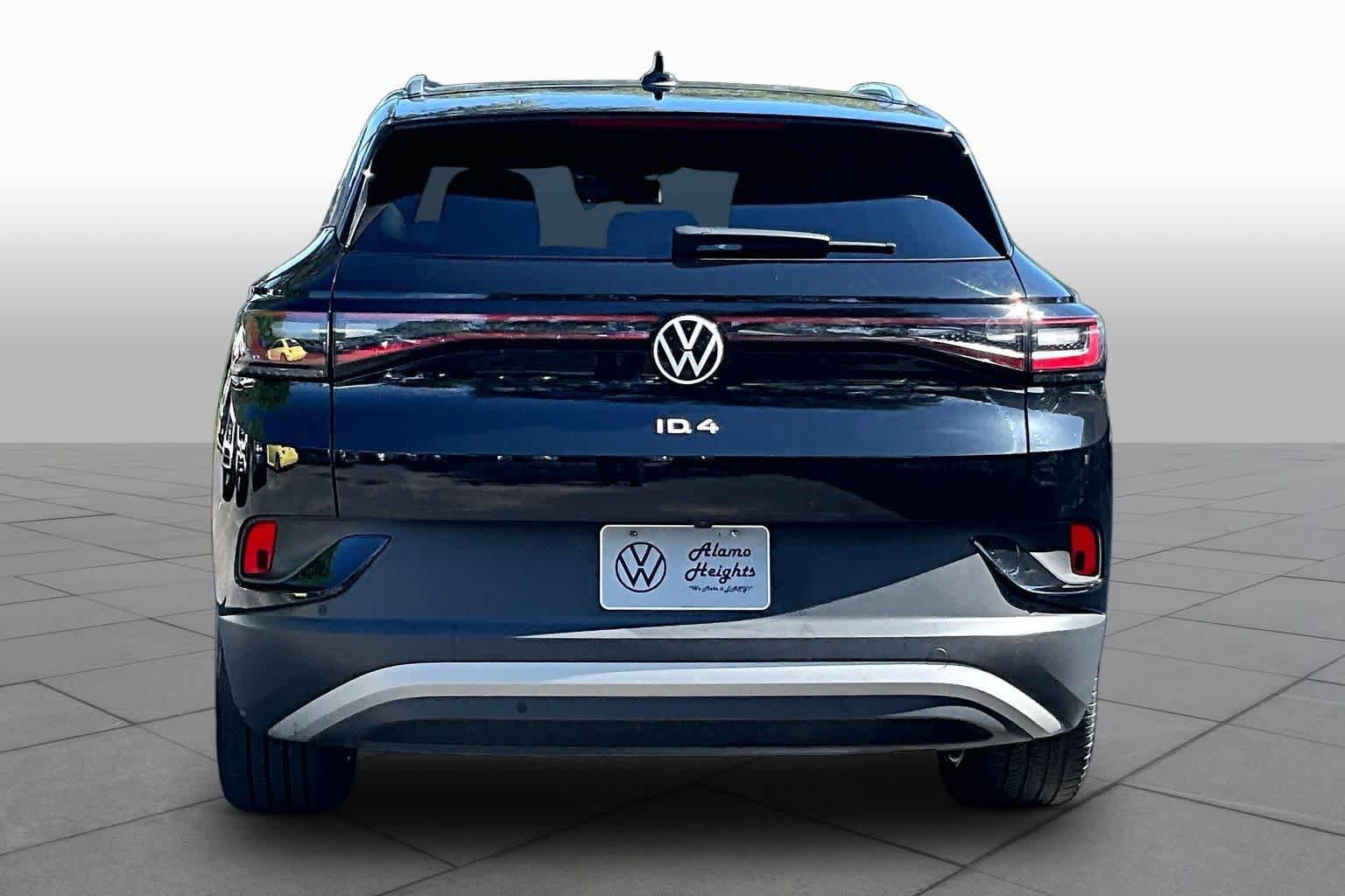 Used 2022 Volkswagen ID.4 Pro S w/ Gradient Package RWD image 4