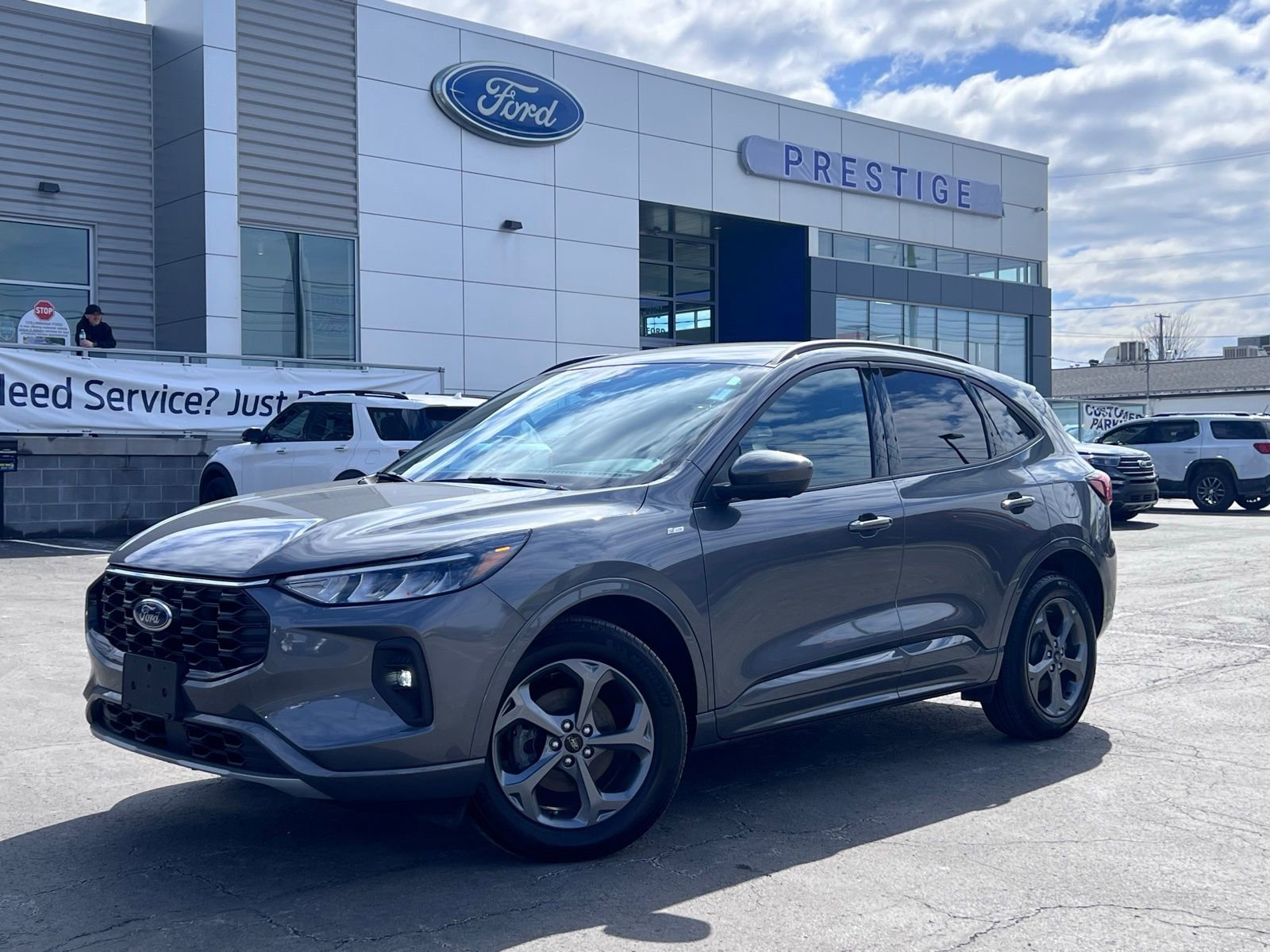 Used 2023 Ford Escape ST-Line Select w/ Tech Pack #2 AWD/4WD image 1