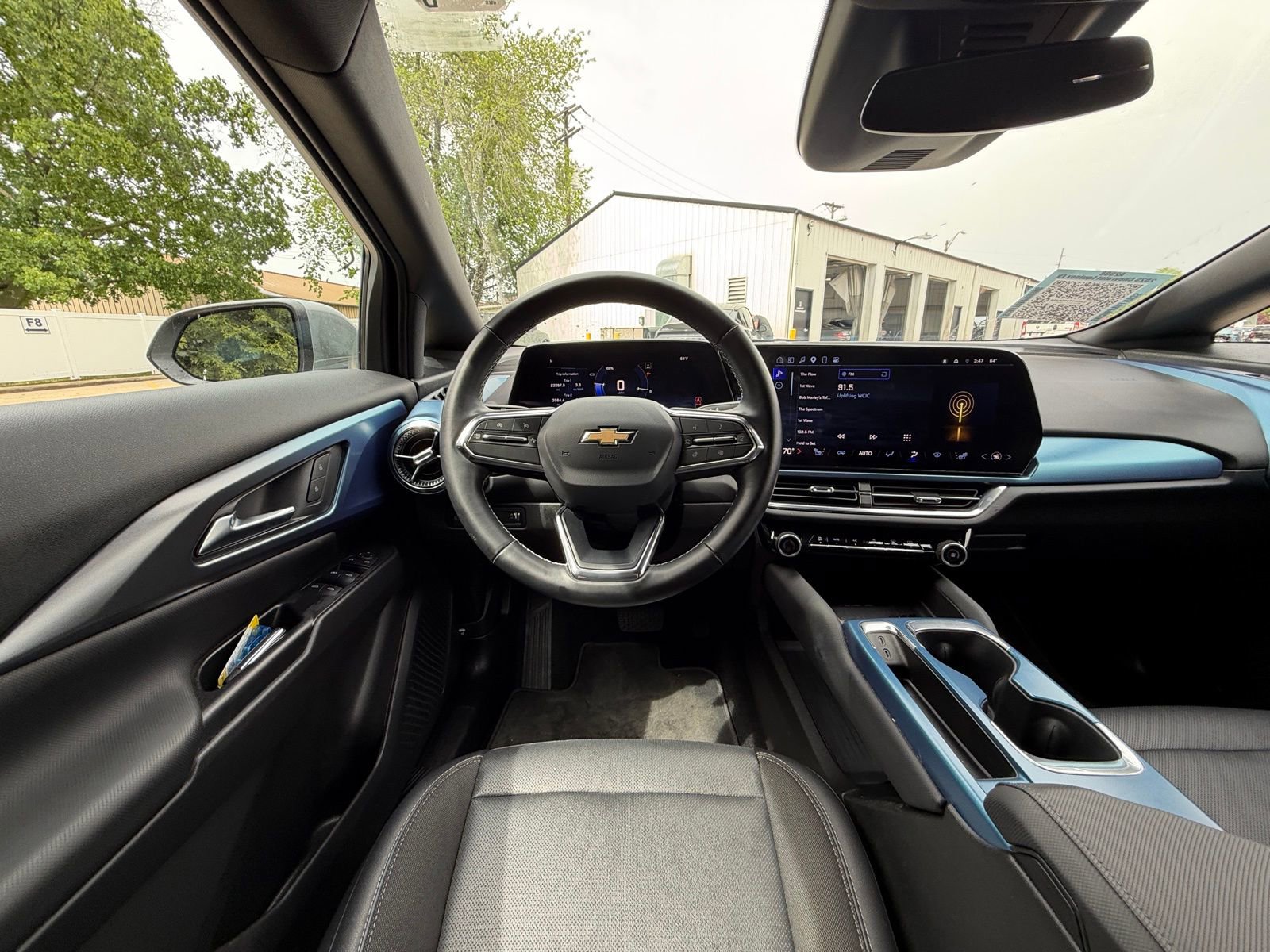 Used 2025 Chevrolet Equinox EV LT w/ Convenience Package FWD image 2
