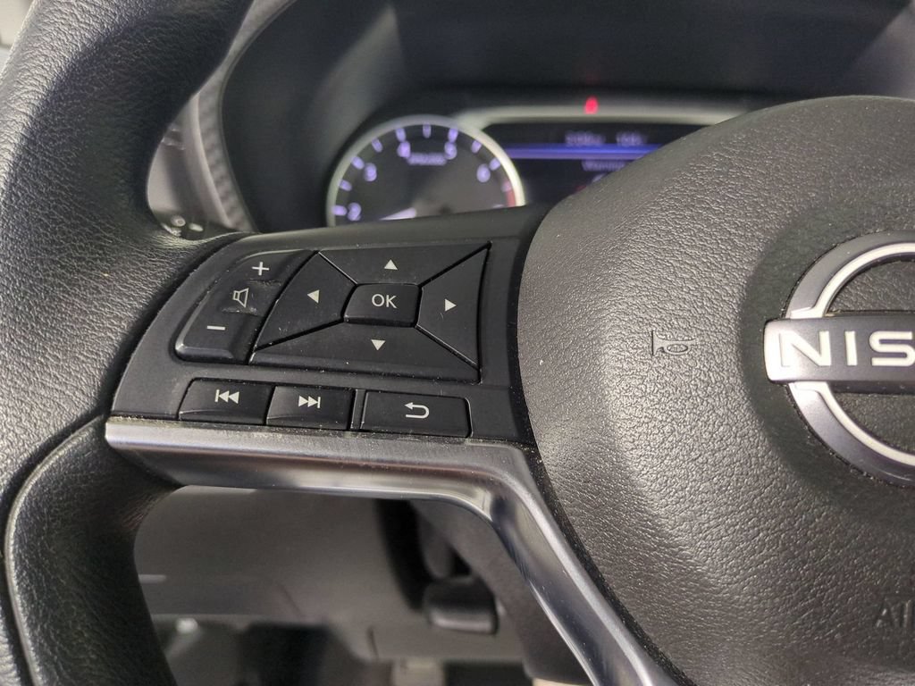 Used 2025 Nissan Sentra SV FWD image 28