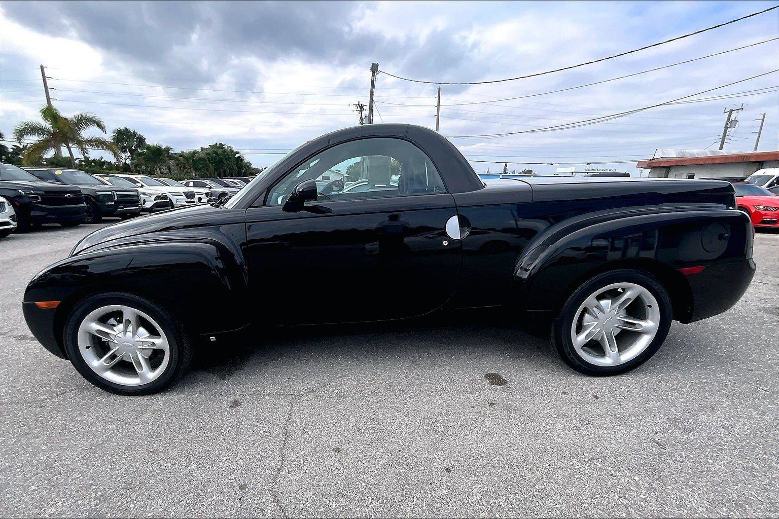 Used 2006 Chevrolet SSR w/ Preferred Equipment Group image 25