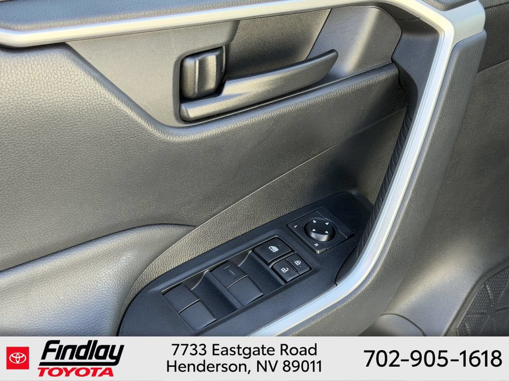 Used 2022 Toyota RAV4 LE w/ Carpet Mat Package (TMS) FWD image 21