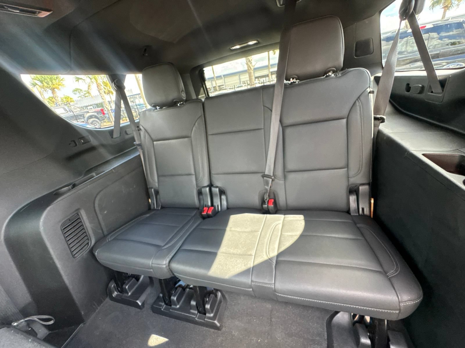 Used 2022 Chevrolet Suburban LT RWD image 34