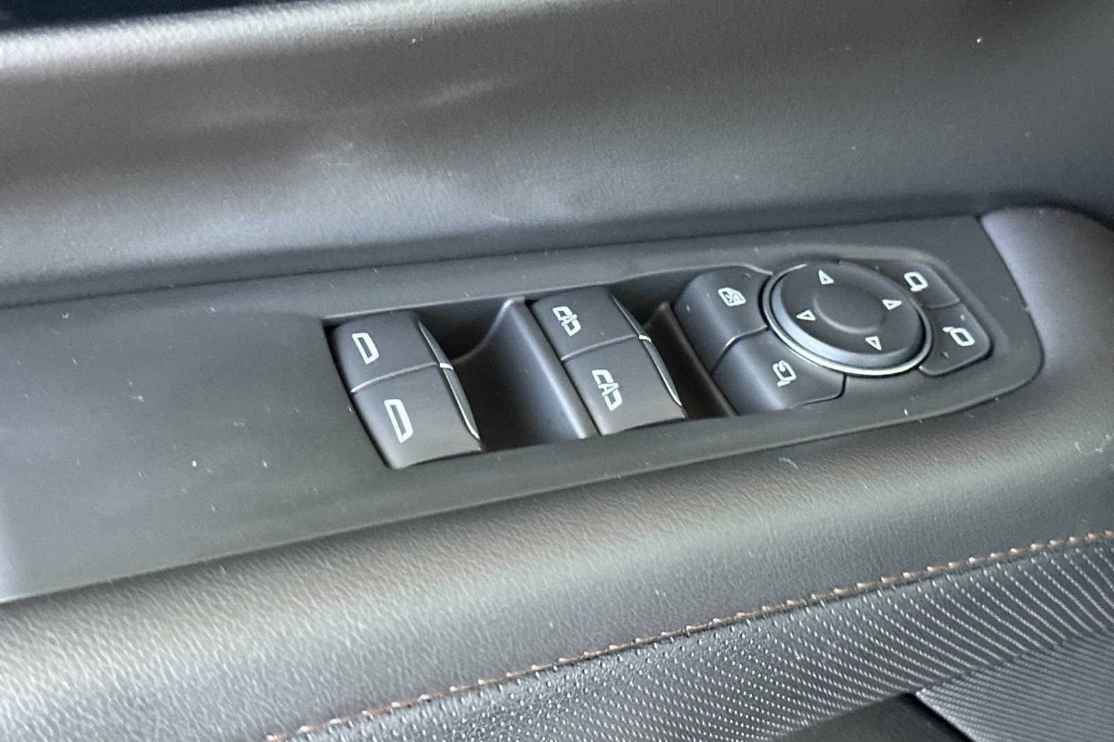 Used 2026 Chevrolet Tahoe High Country AWD/4WD image 12