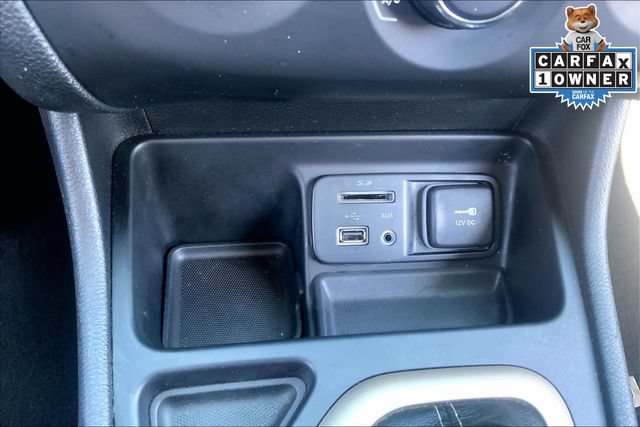 Used 2018 Jeep Cherokee Latitude w/ Altitude Package FWD image 30