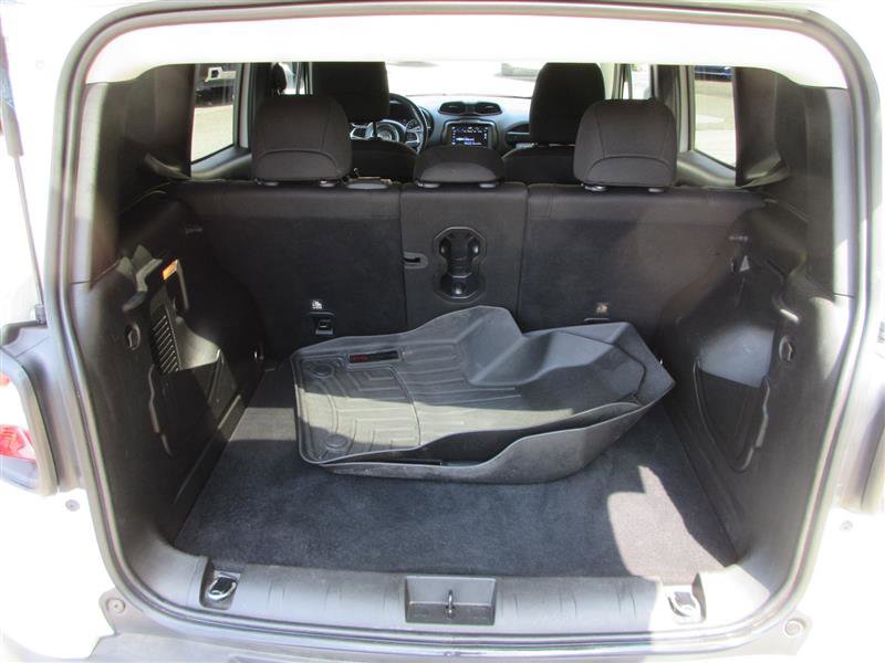 Used 2021 Jeep Renegade Trailhawk w/ Trailer Tow Group image 6