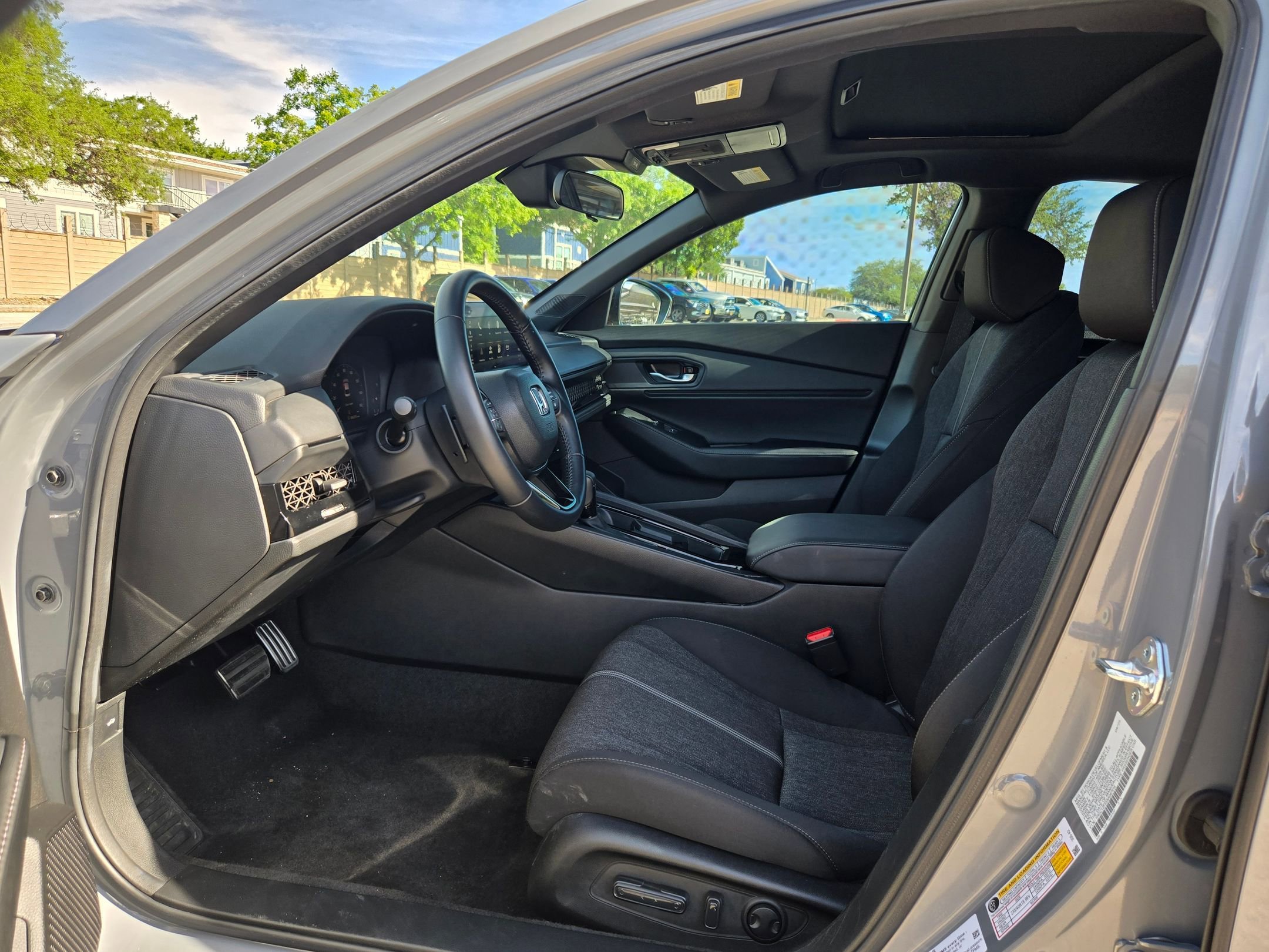 Used 2025 Honda Accord Sport image 9