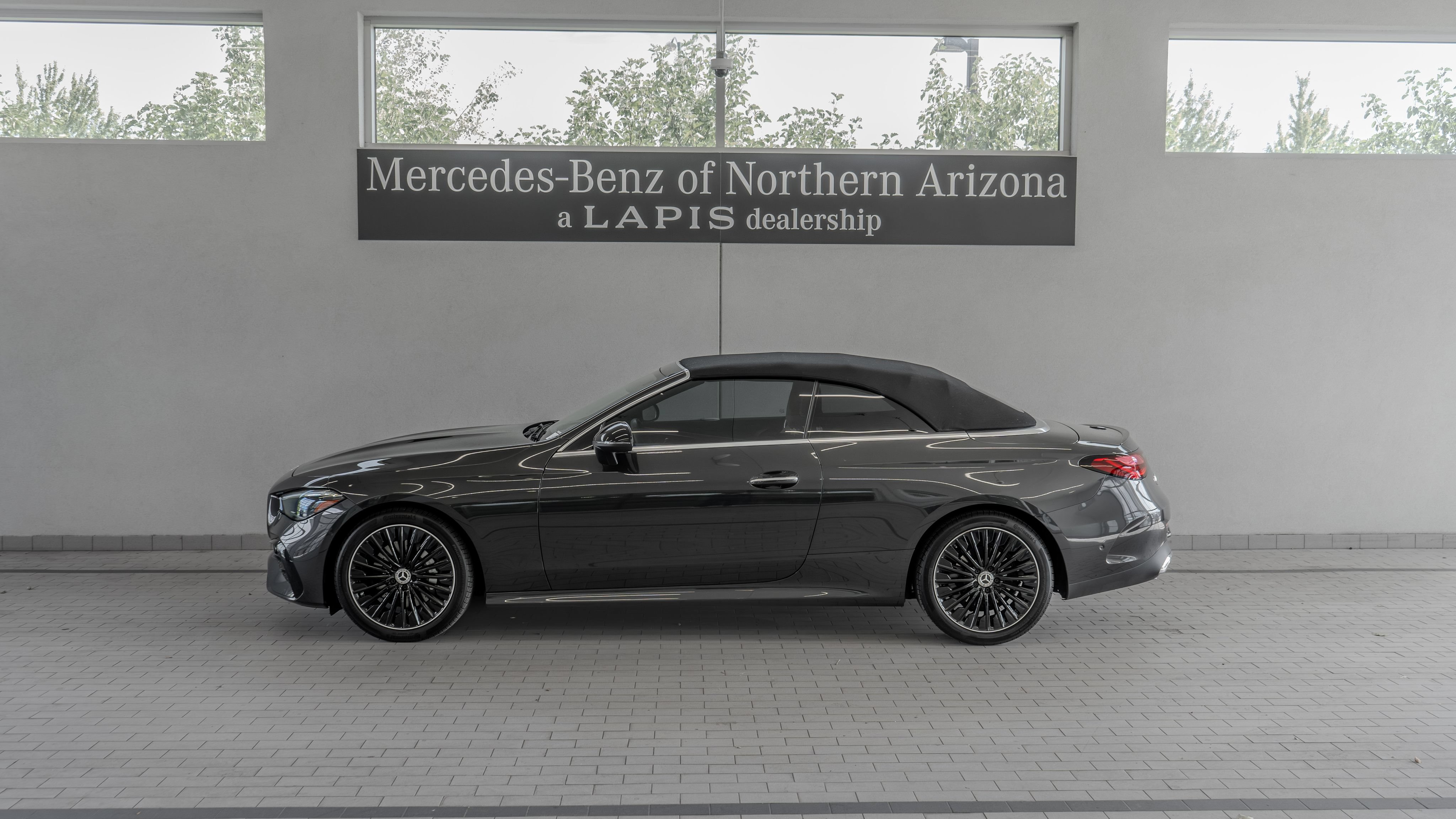 Used 2024 Mercedes-Benz CLE 300 4MATIC Cabriolet image 2