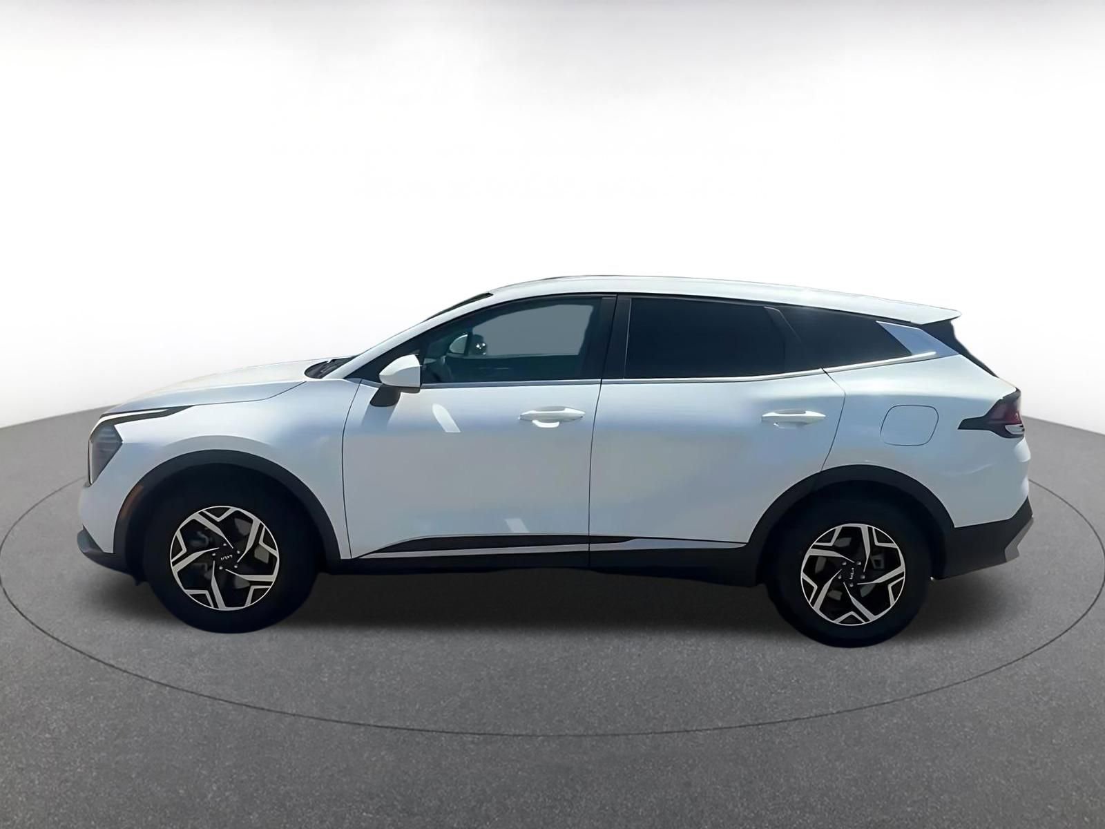 Used 2024 Kia Sportage LX FWD image 9
