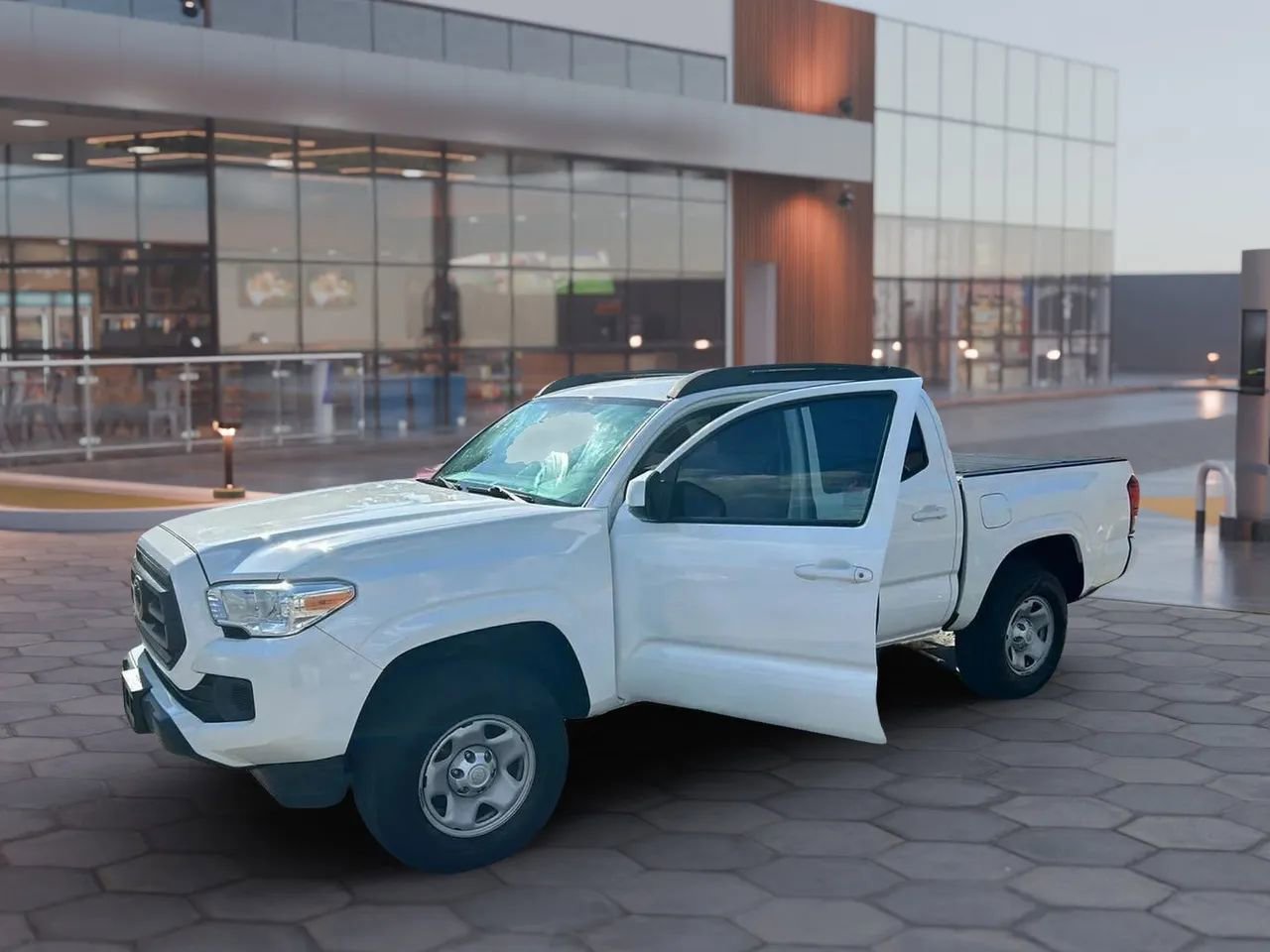 Used 2020 Toyota Tacoma SR image 38