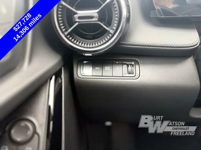 Used 2025 Chevrolet Equinox LT w/ Convenience Package II AWD/4WD image 16
