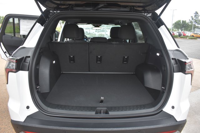 New 2026 Chevrolet Equinox LT w/ Safety and Technology Package FWD image 16