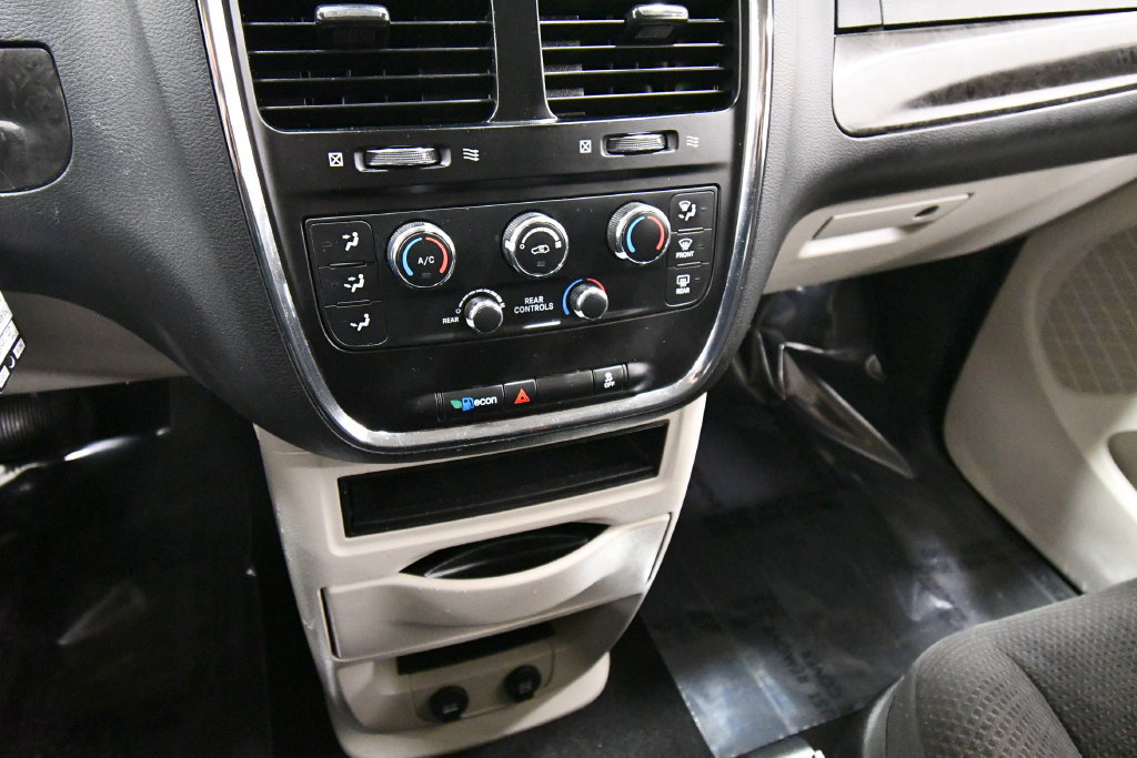 Used 2019 Dodge Grand Caravan SE FWD image 24