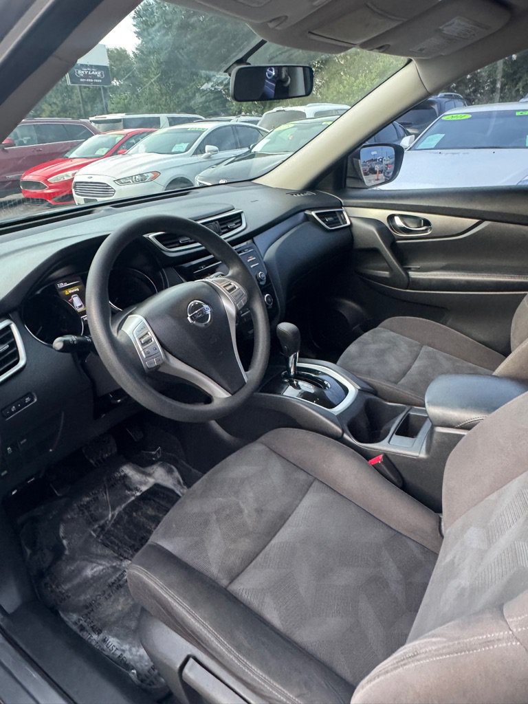 Used 2015 Nissan Rogue S FWD image 8