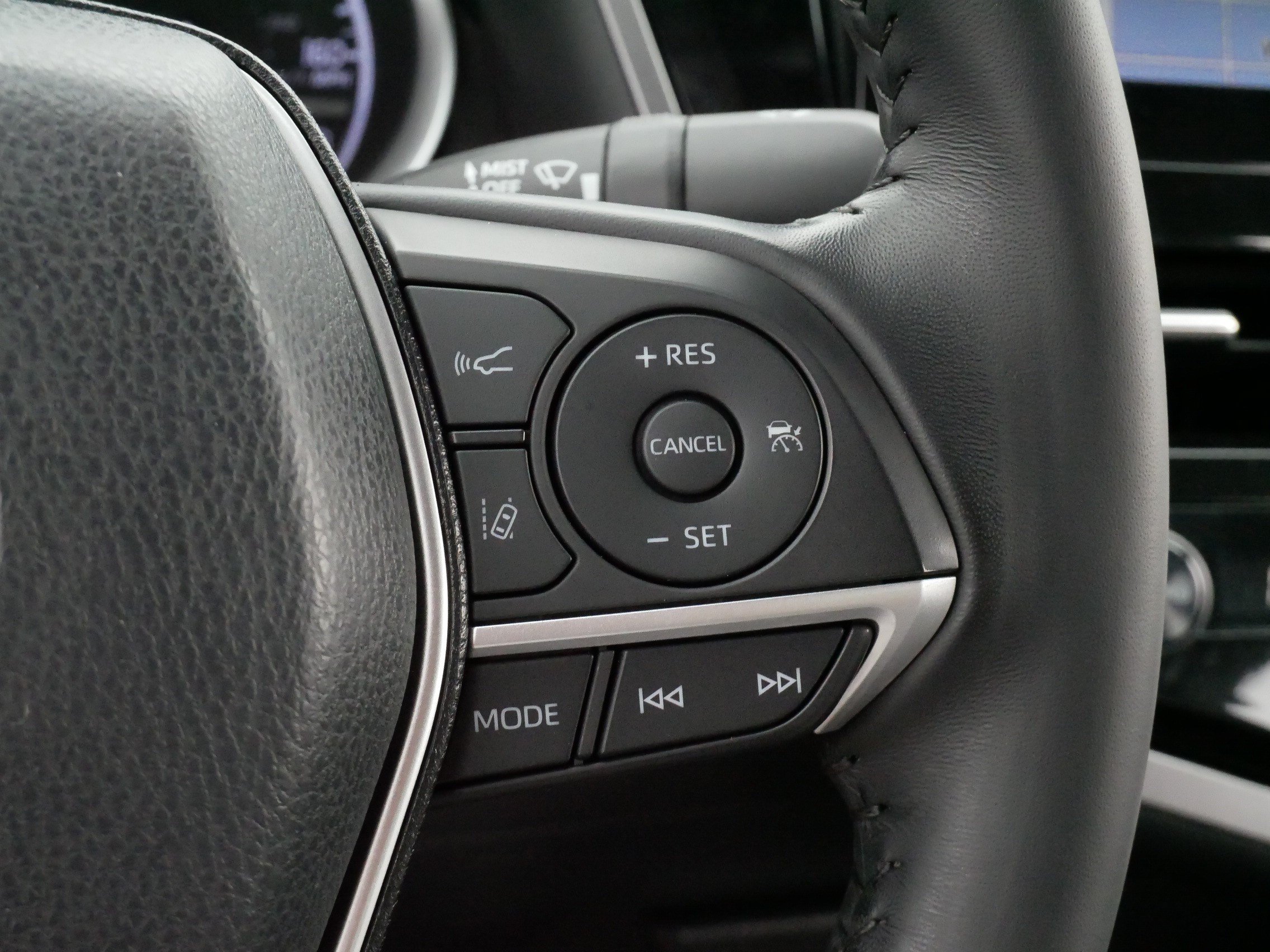 Used 2021 Toyota Camry XLE w/ Navigation Package FWD image 27