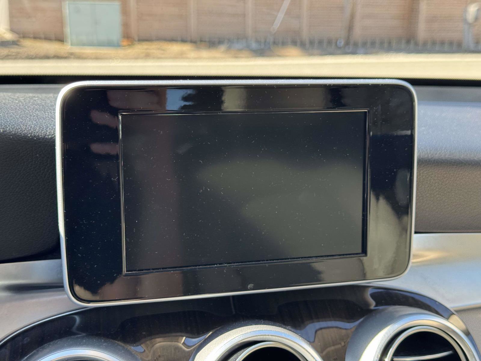 Used 2019 Mercedes-Benz GLC 300 4MATIC image 25