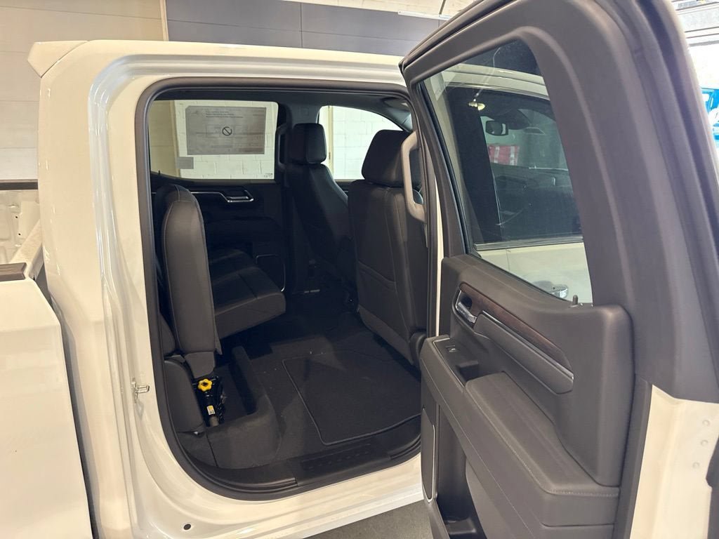 New 2026 GMC Sierra 1500 SLT AWD/4WD image 17