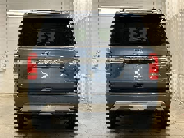 Used 2018 Ford Expedition XLT w/ Equipment Group 202A image 4