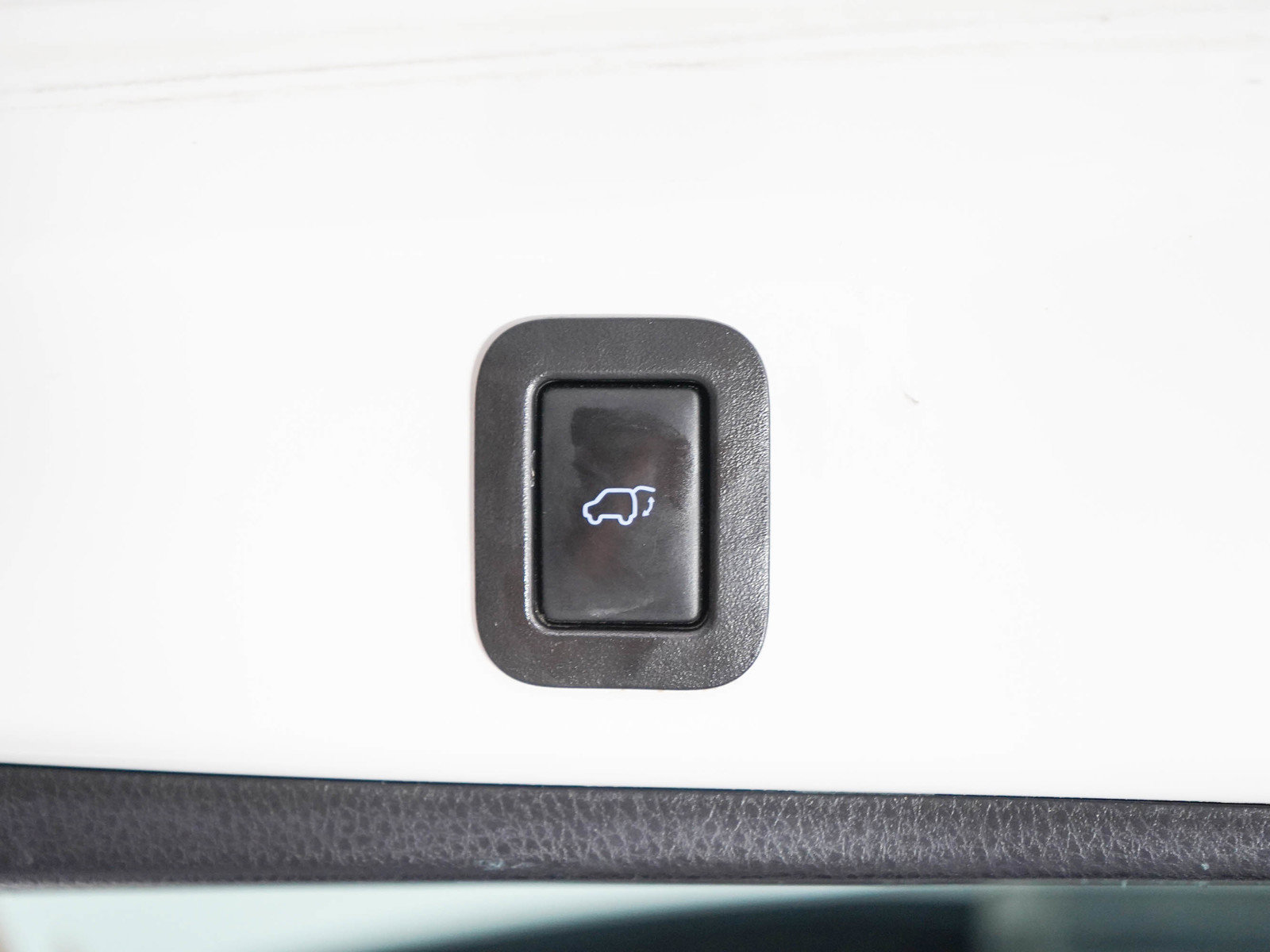 Used 2019 Toyota Highlander XLE AWD/4WD image 17
