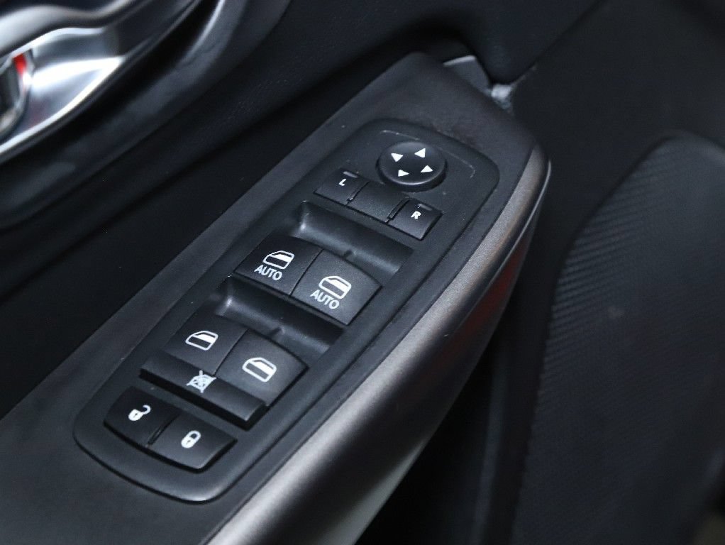 Used 2020 Jeep Cherokee Limited AWD/4WD image 17