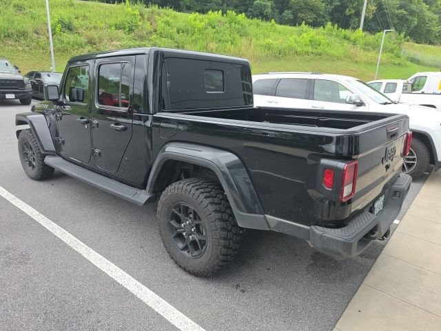 Used 2025 Jeep Gladiator Sport AWD/4WD image 9