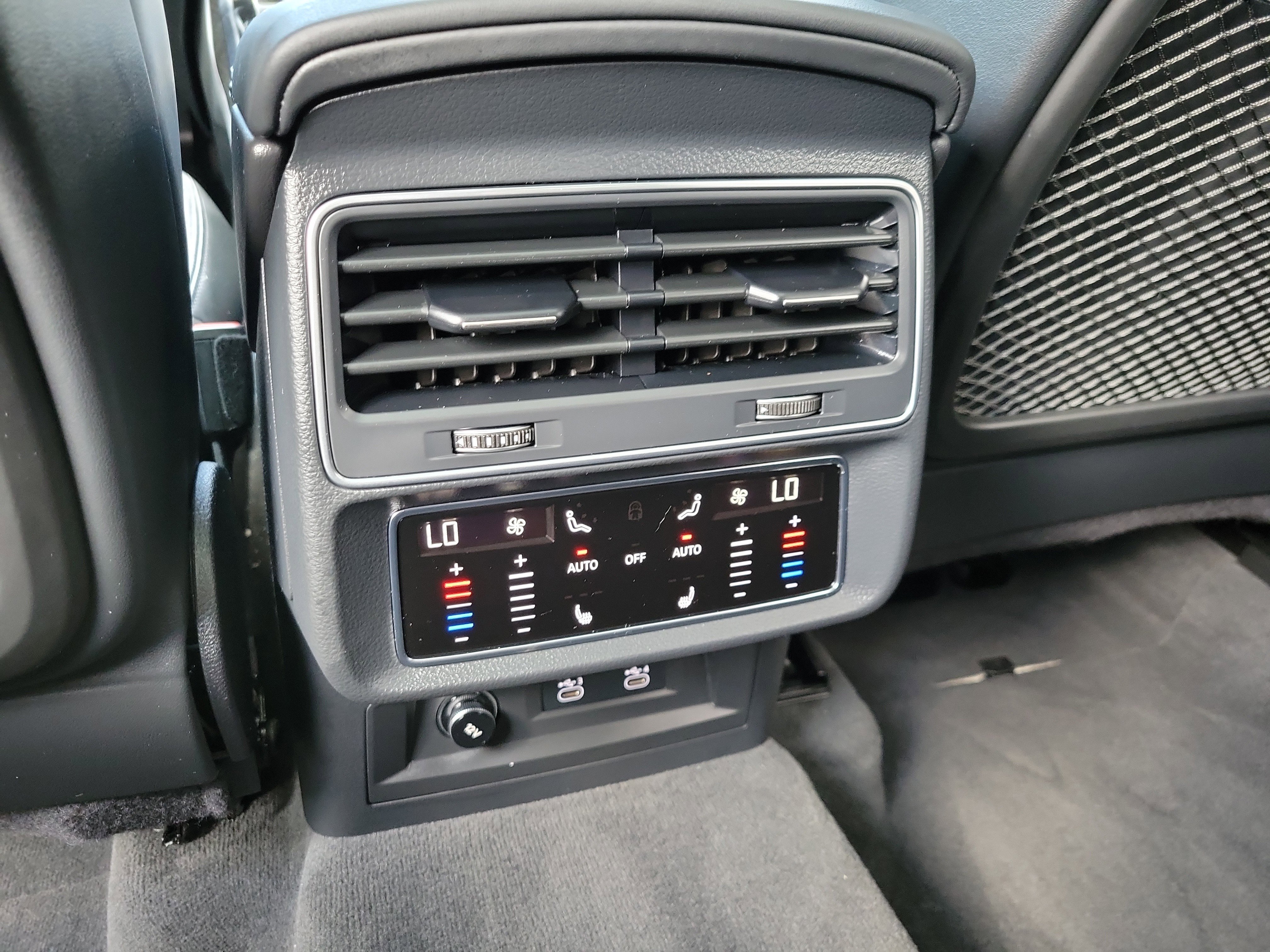 Used 2021 Audi Q8 Prestige image 16