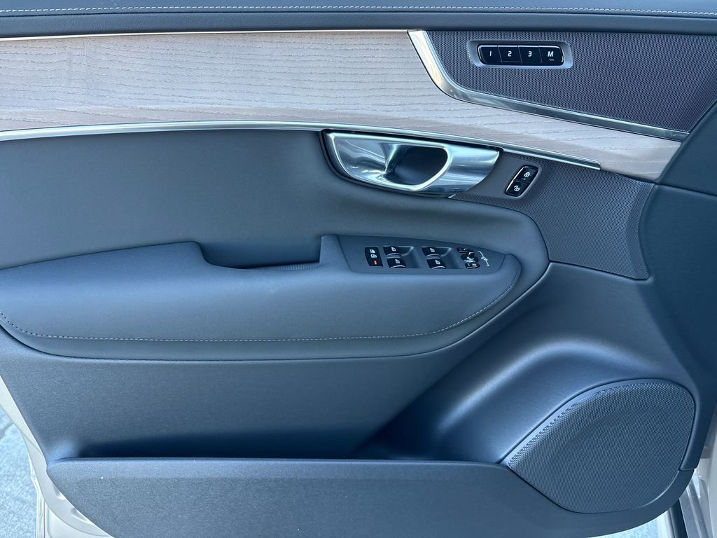New 2026 Volvo XC90 B5 Plus image 9