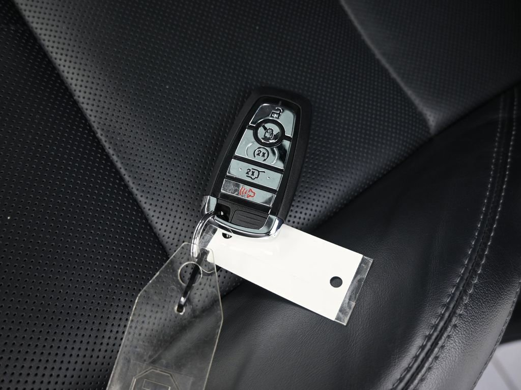 Used 2025 Lincoln Navigator Reserve image 24